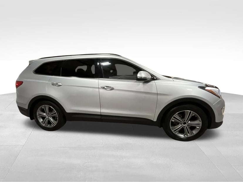 2013 Hyundai Santa Fe - Image 2