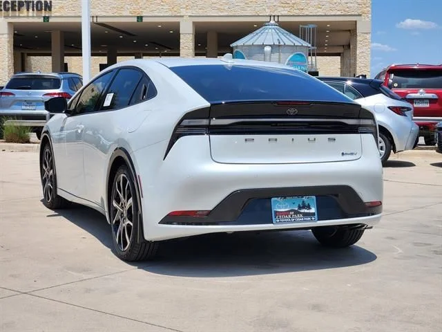 2025 Toyota Prius Prime - Image 3