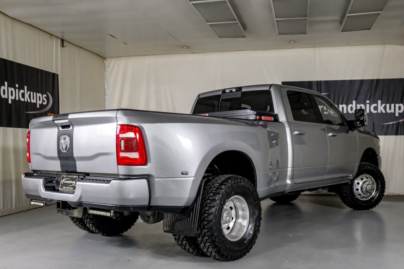 2024 Ram 3500 - Image 3