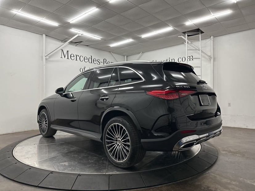 2026 Mercedes-Benz GLC - Image 3