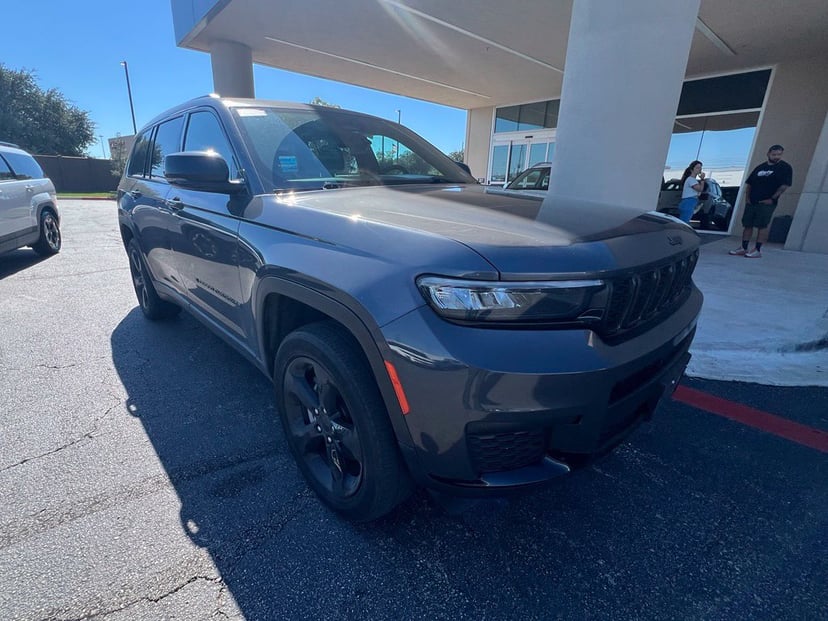 2023 Jeep Grand Cherokee - Image 1