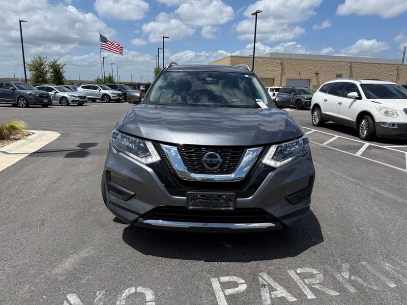 2019 Nissan Rogue - Image 2
