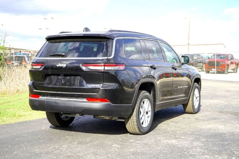 2026 Jeep Grand Cherokee L - Image 3