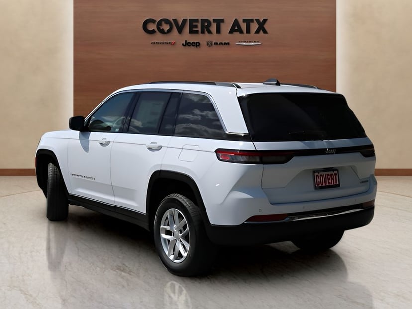 2026 Jeep Grand Cherokee - Image 2