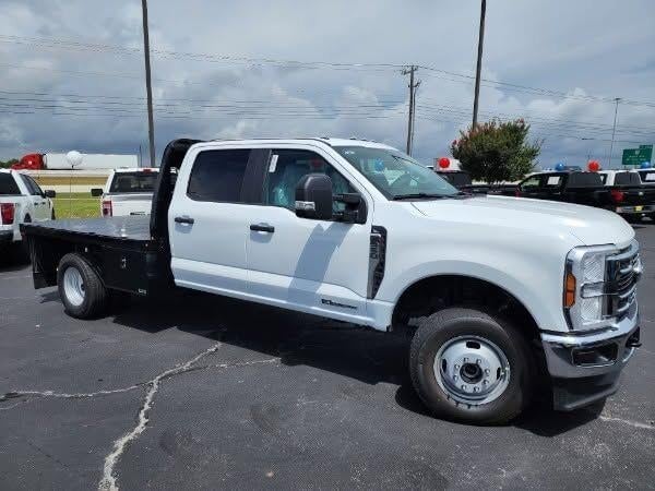 2026 Ford F-350 - Image 3