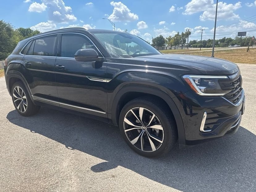 2024 Volkswagen Atlas Cross Sport - Image 1