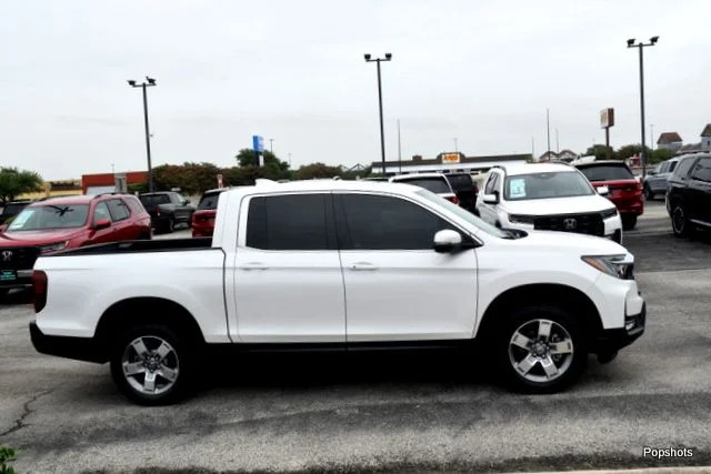 2025 Honda Ridgeline - Image 2