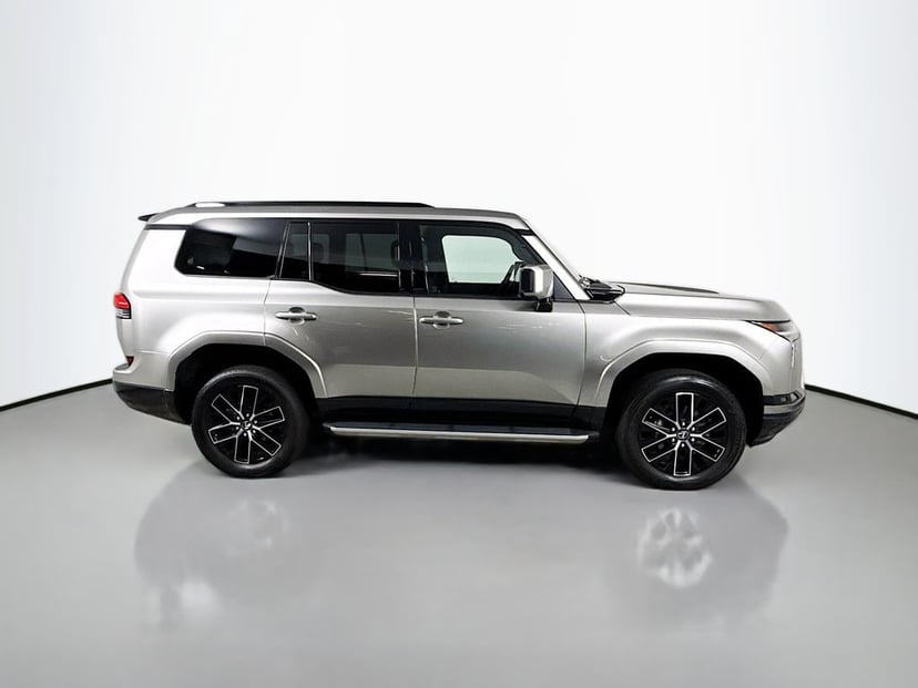 2024 Lexus GX - Image 2