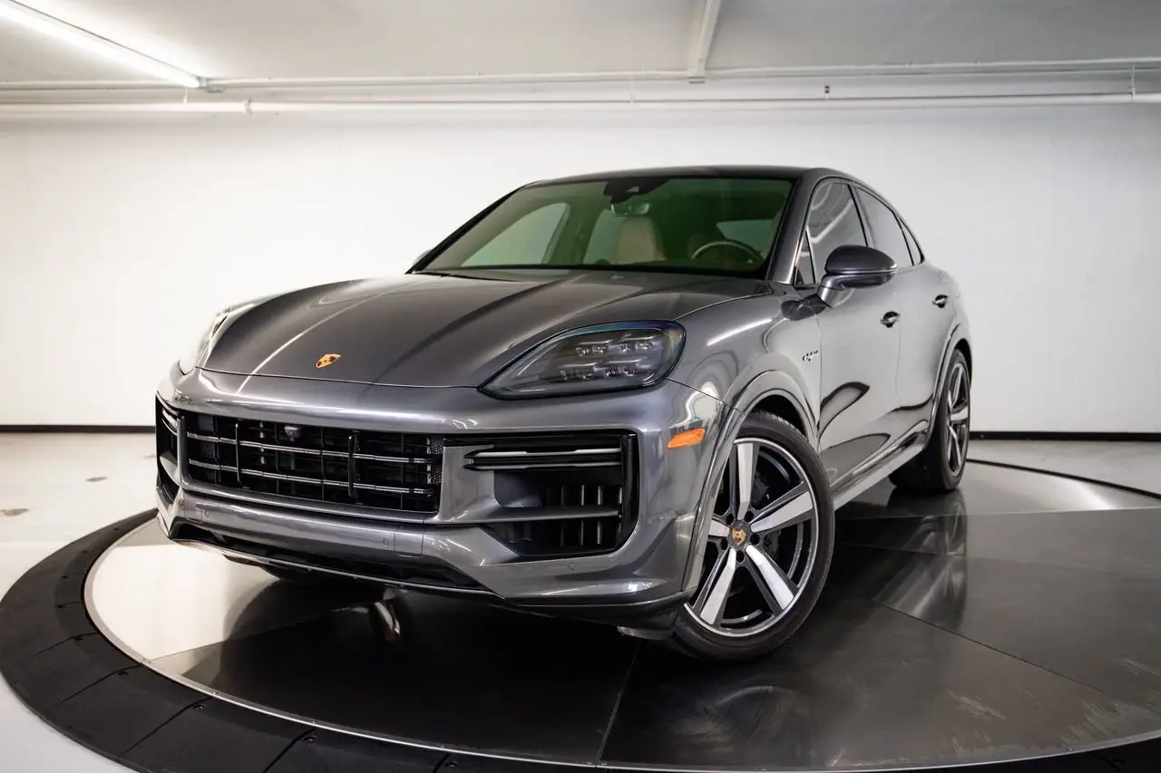 2024 Porsche Cayenne - Image 1