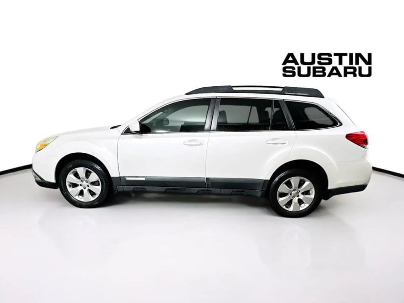 2010 Subaru Outback - Image 2