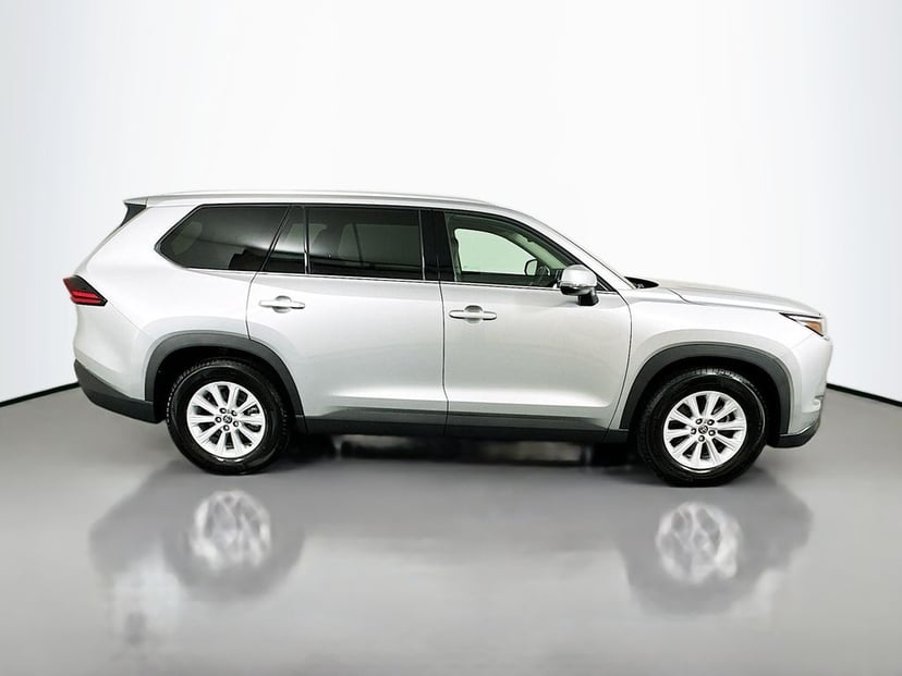 2025 Toyota Grand Highlander - Image 3