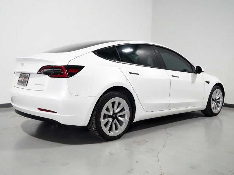 2022 Tesla Model 3 - Image 3
