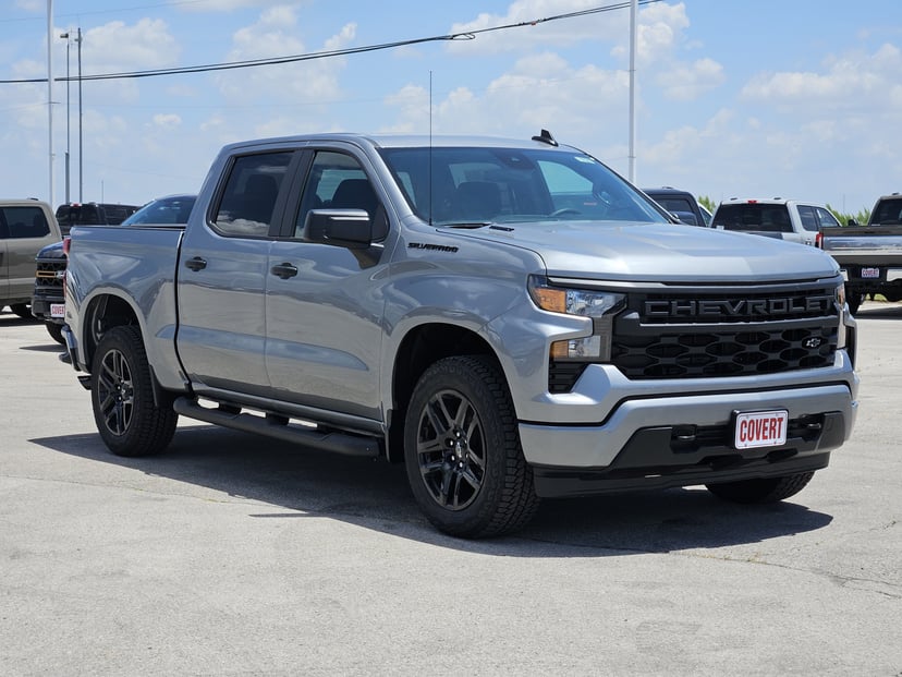 2026 Chevrolet Silverado - Image 2