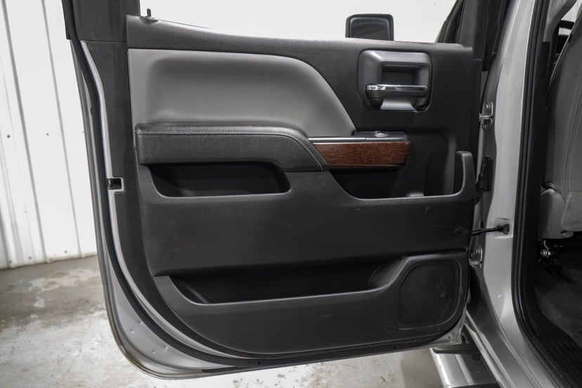 2019 GMC Sierra 3500HD - Image 2