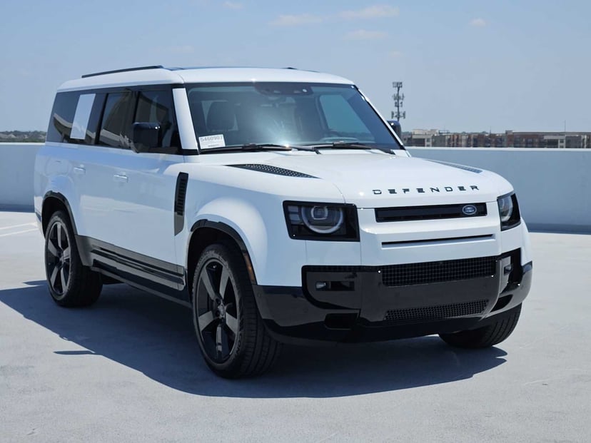 2026 Land Rover Defender - Image 2