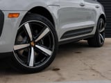 2026 Porsche Macan - Preview 12