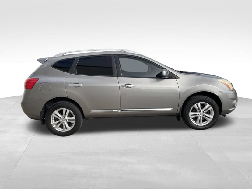 2013 Nissan Rogue - Image 2