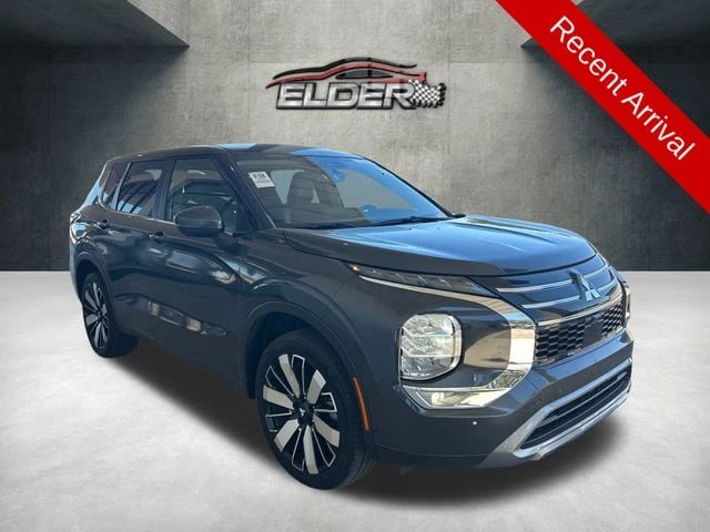 2025 Mitsubishi Outlander - Image 1