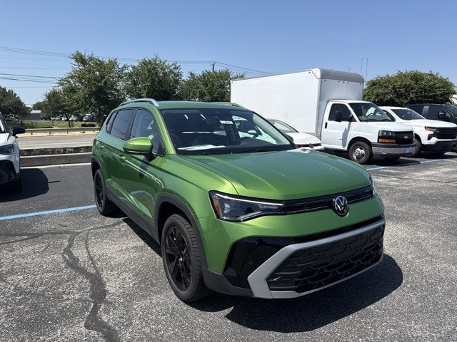 2026 Volkswagen Taos - Image 2