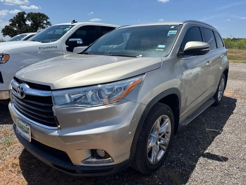2015 Toyota Highlander - Image 1