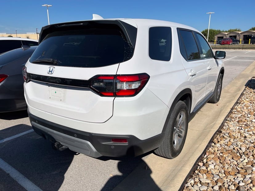 2025 Honda Pilot - Image 1