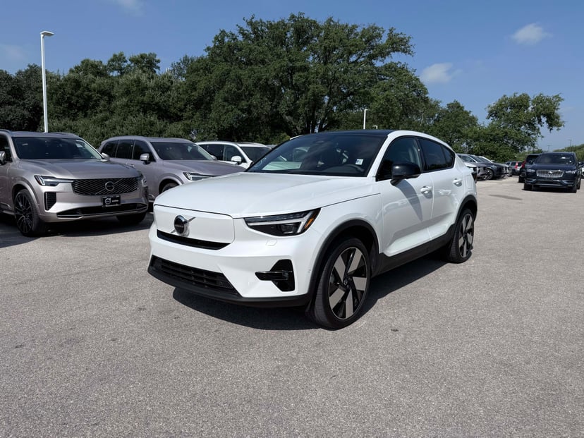 2023 Volvo c40 - Image 1
