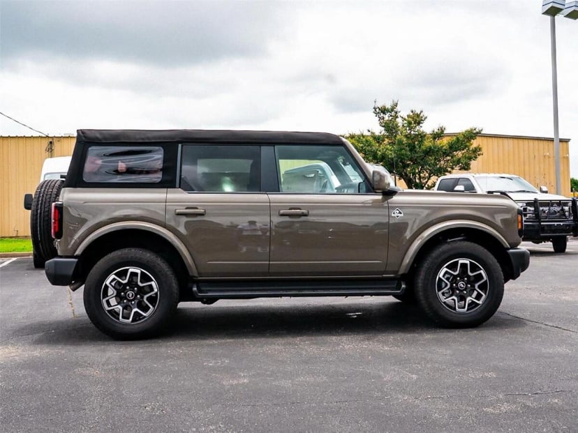 2025 Ford Bronco - Image 1
