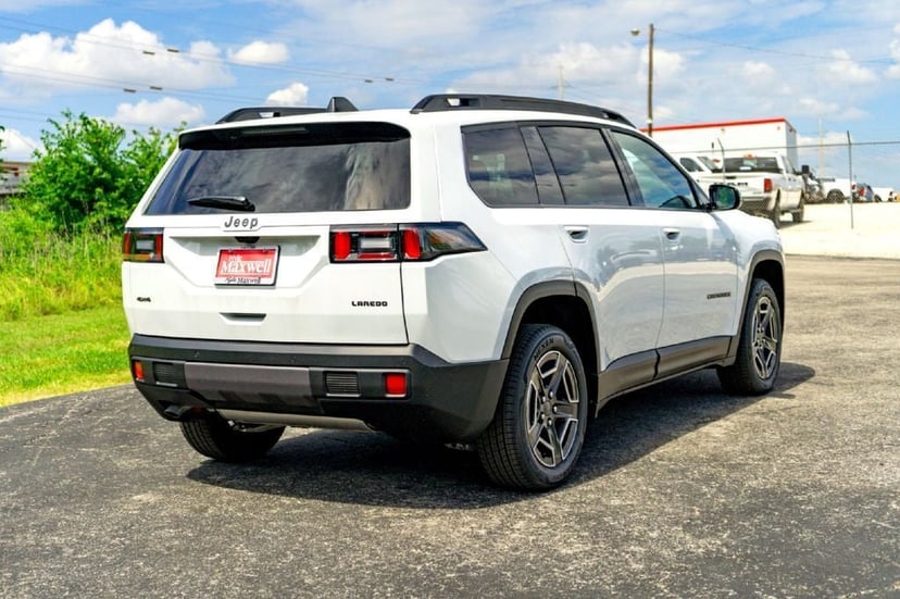 2026 Jeep Cherokee - Image 3