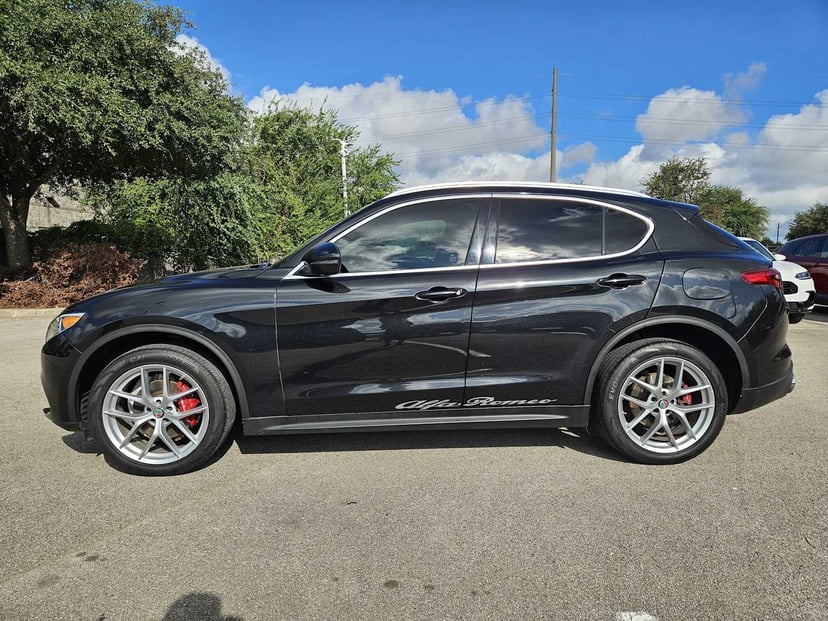 2019 Alfa Romeo stelvio - Image 3