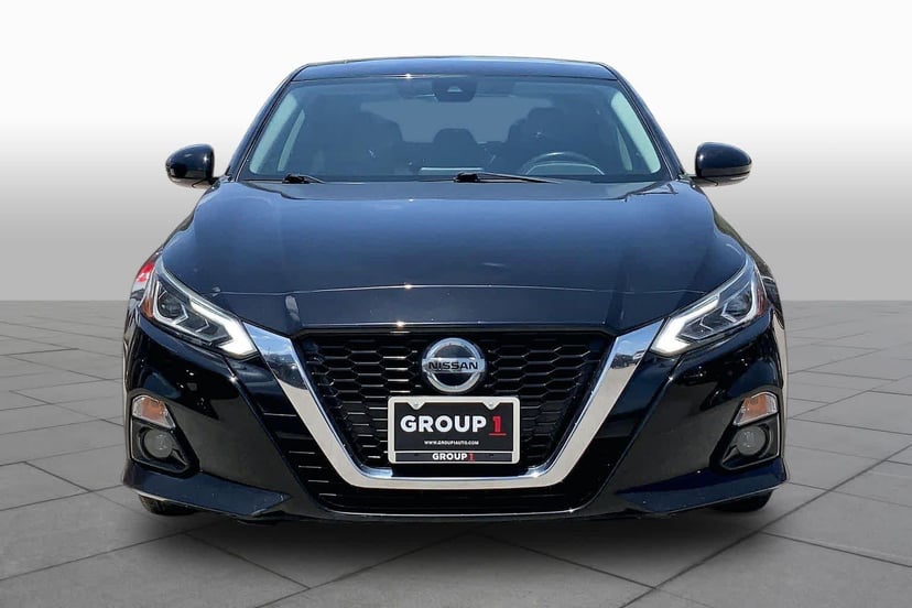 2019 Nissan Altima - Image 2