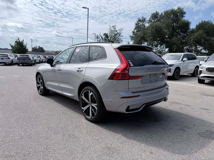 2024 Volvo XC60 - Image 2