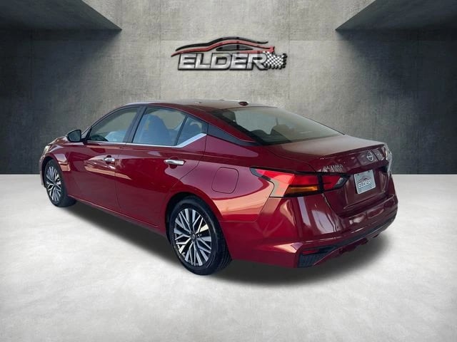 2024 Nissan Altima - Image 3