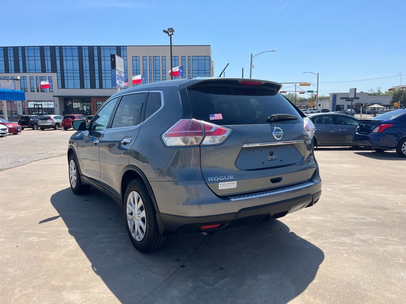 2015 Nissan Rogue - Image 3