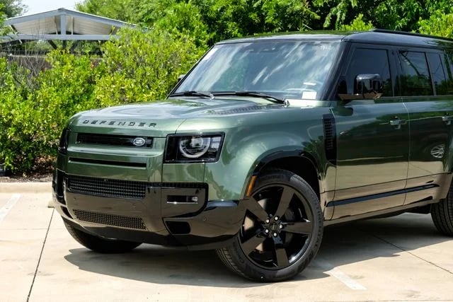 2026 Land Rover Defender - Image 2