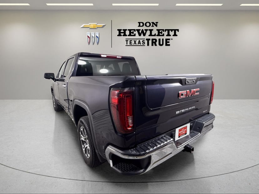 2025 GMC Sierra 1500 - Image 2