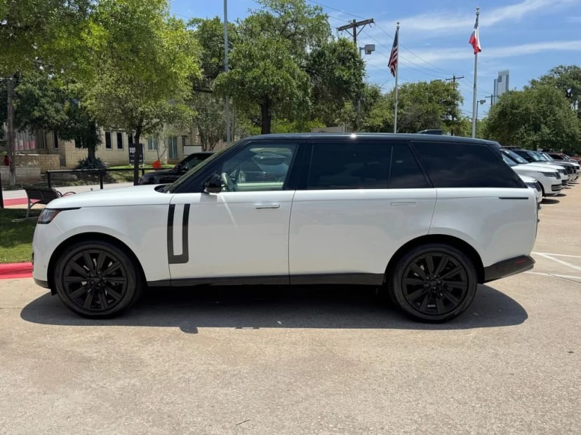 2026 Land Rover Range Rover - Image 2