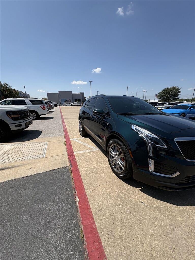 2025 Cadillac XT5 - Image 1
