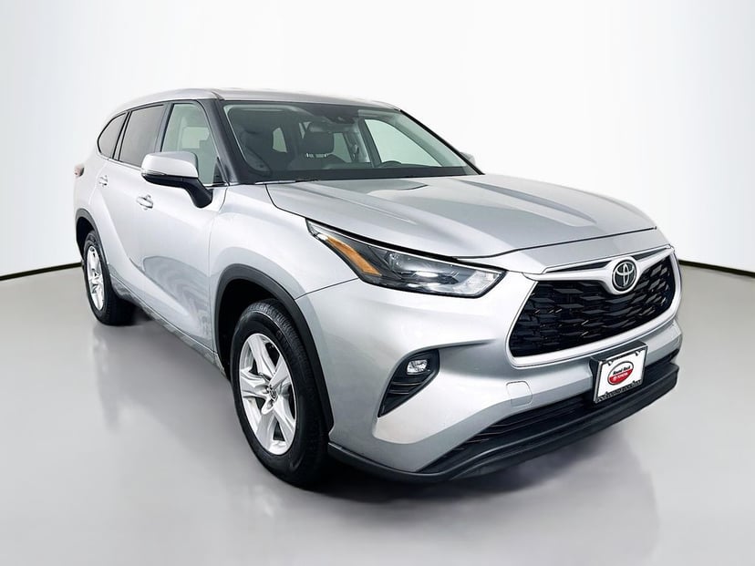 2025 Toyota Highlander - Image 2
