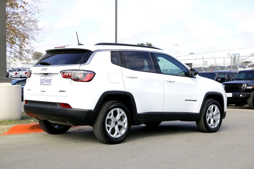 2026 Jeep Compass - Image 3