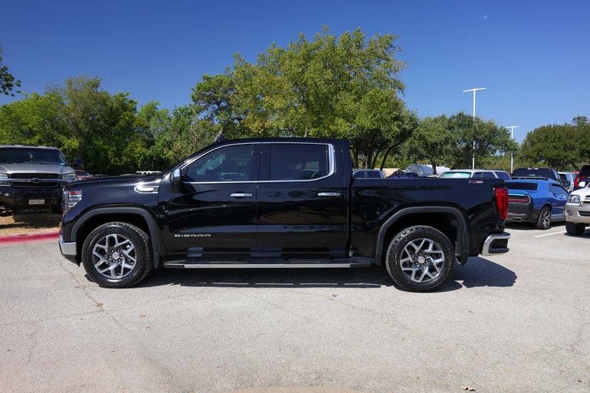 2024 GMC Sierra 1500 - Image 2