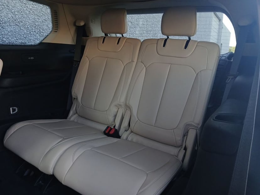 2022 Jeep Grand Cherokee L - Image 3
