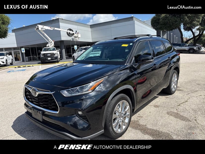 2020 Toyota Highlander - Image 1