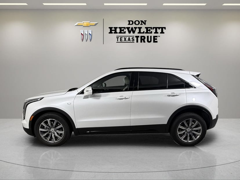 2023 Cadillac XT4 - Image 2