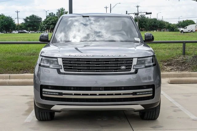 2026 Land Rover Range Rover - Image 2