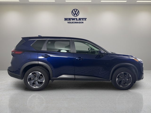 2025 Nissan Rogue - Image 3