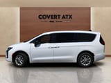 2027 Chrysler Pacifica - Preview 3