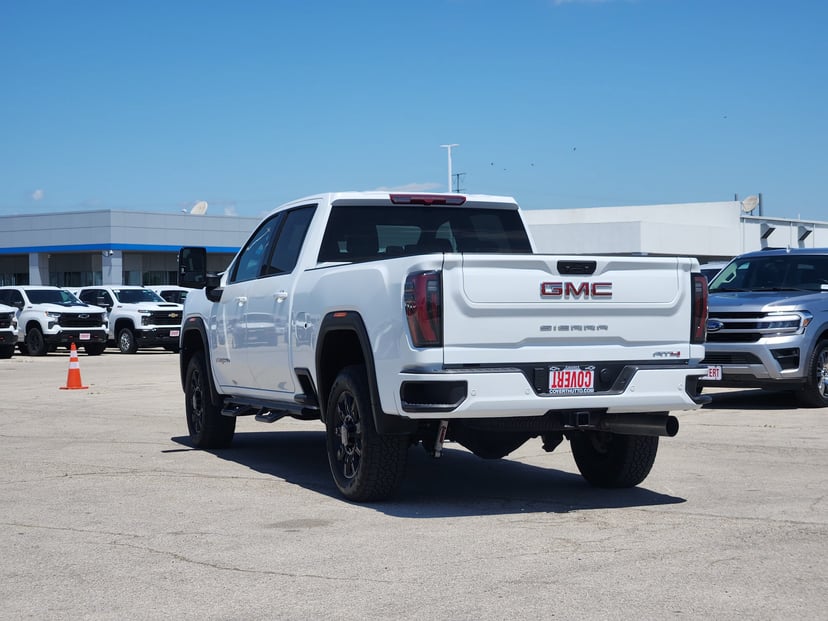2025 GMC Sierra 2500 HD - Image 3