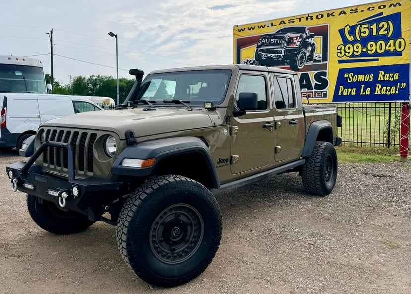 2020 Jeep Gladiator - Image 2