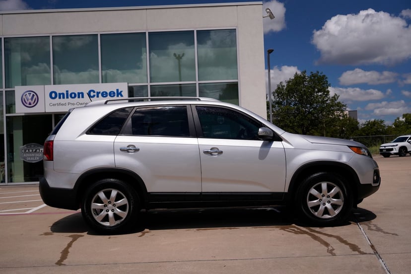 2011 Kia Sorento - Image 2