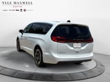 2027 Chrysler Pacifica - Preview 14